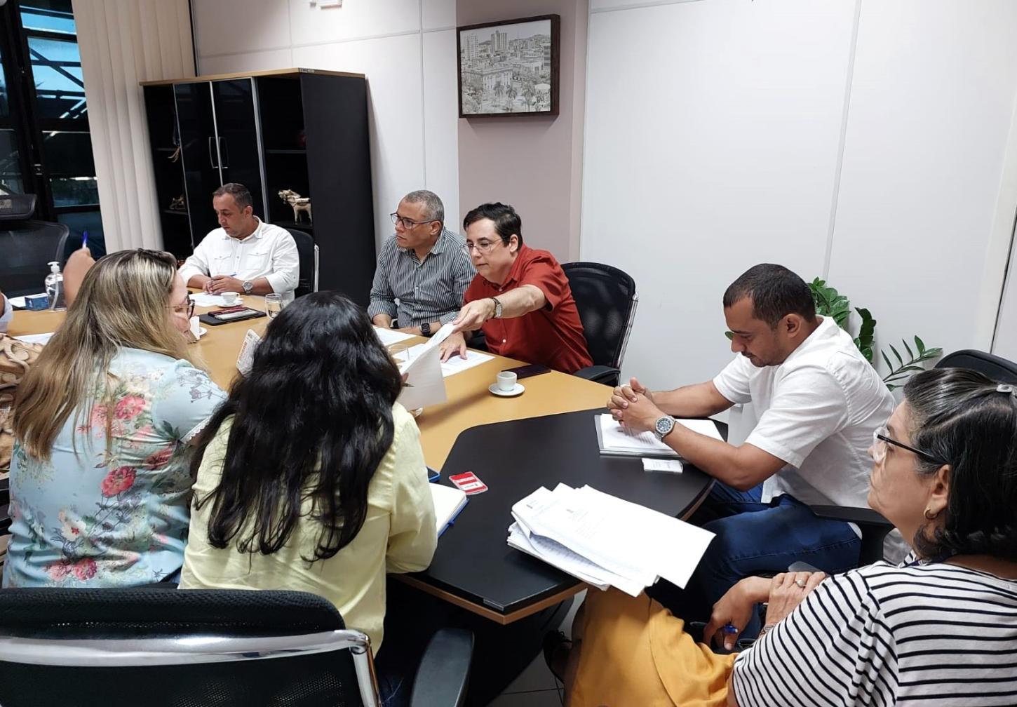 Redes estadual e municipal de Aracaju alinham campanha da matrícula 2024