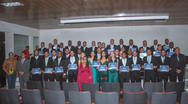 Escola de Arbitragem da FSF forma 42 novos árbitros em Sergipe