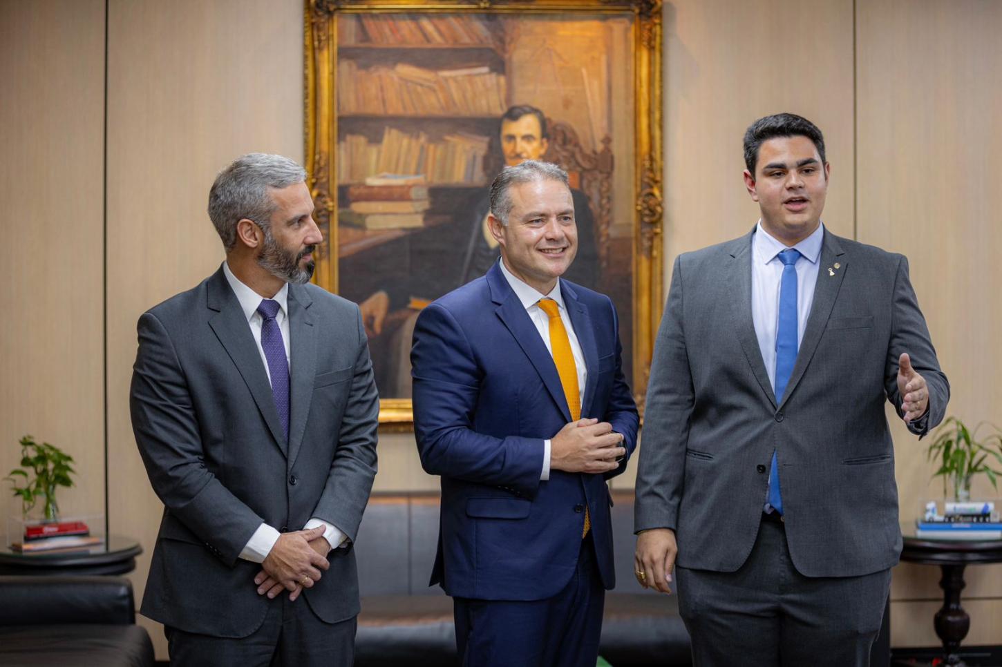 Icaro de Valmir se reúne com Ministro dos Transportes para impulsionar obras de duplicação da BR-235