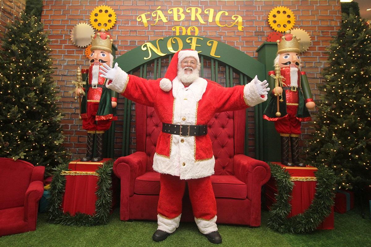 Papai Noel realiza Sessão Azul no Shopping Jardins, em Aracaju