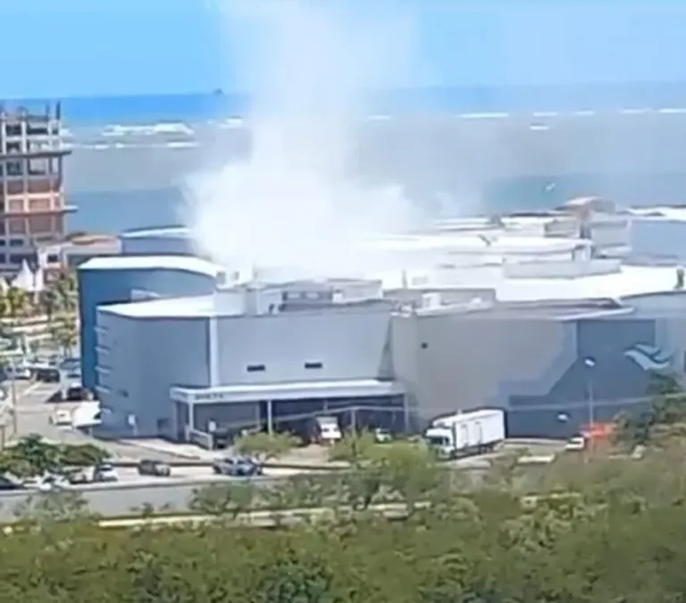 Principio de incêndio é registrado na cozinha de restaurante no Shopping Riomar. Ninguém se feriu