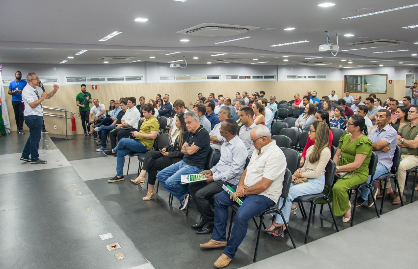 Banese apresenta linhas de crédito e ouve empreendedores de Nossa Senhora da Glória