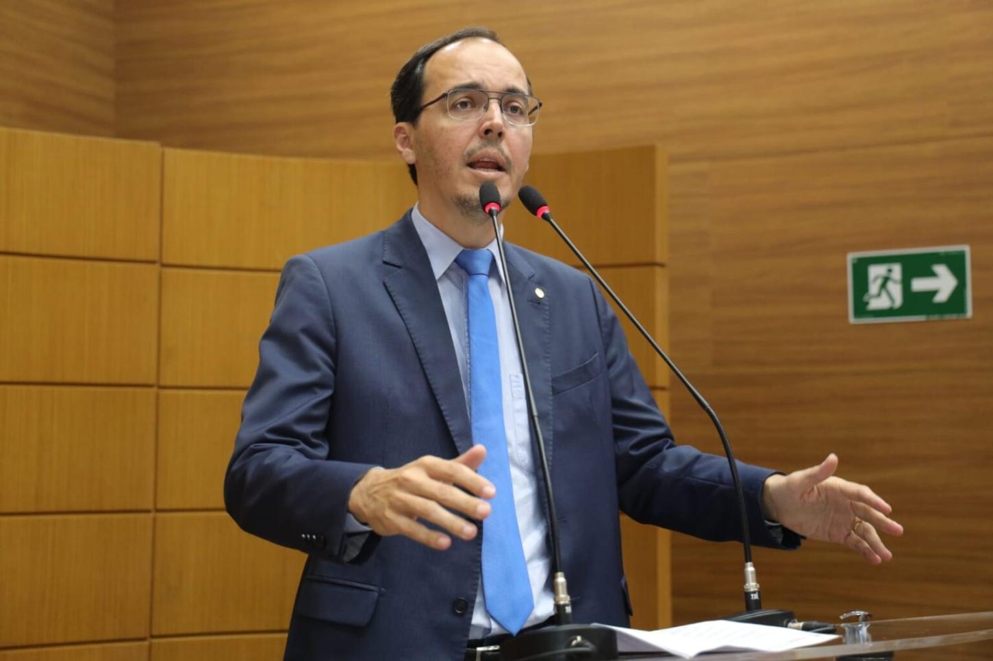 Deputado Georgeo Passos volta a cobrar a votação de projeto em favor dos Cargos em Comissão