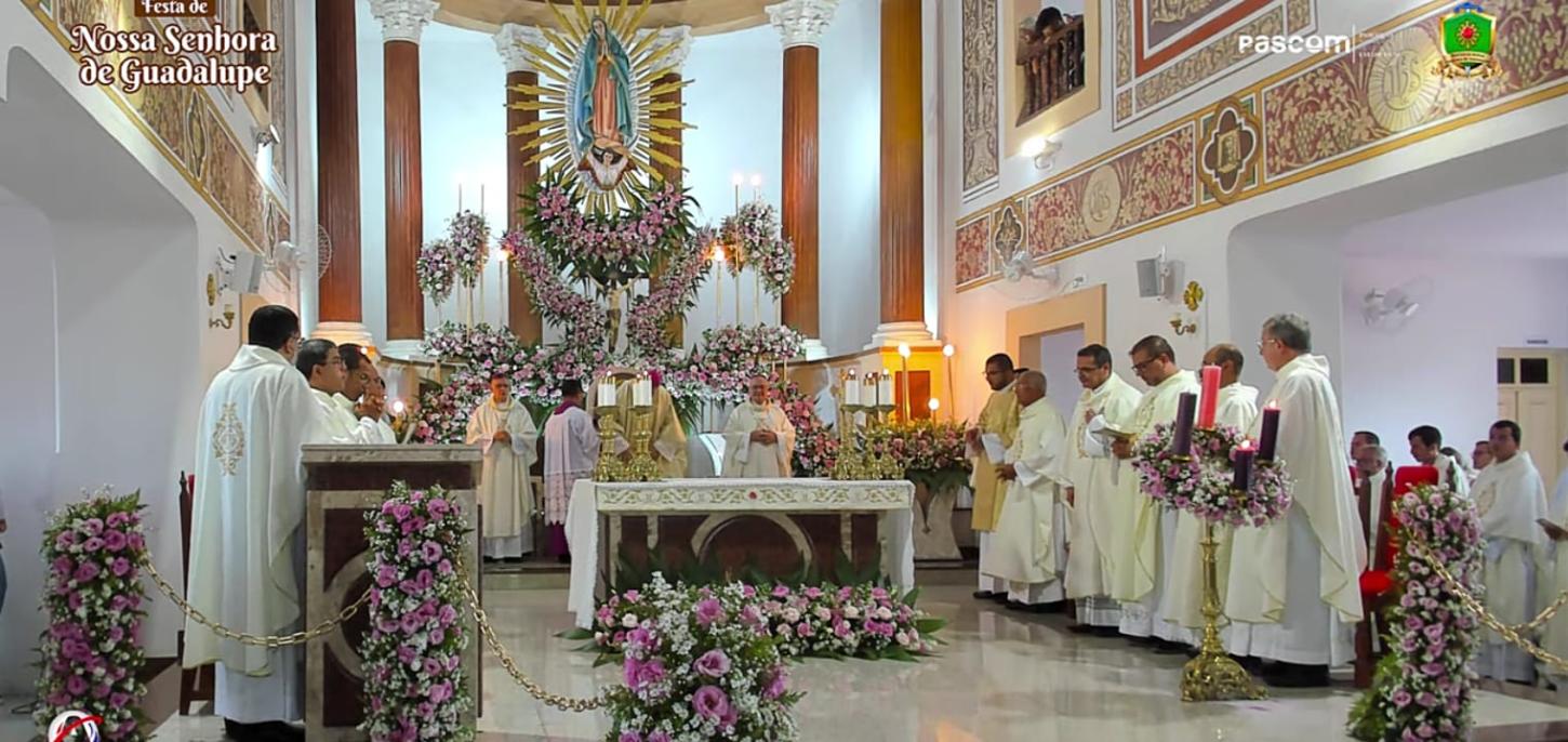 Dom Genivaldo inaugura prédio paroquial e preside missa festiva em Estância