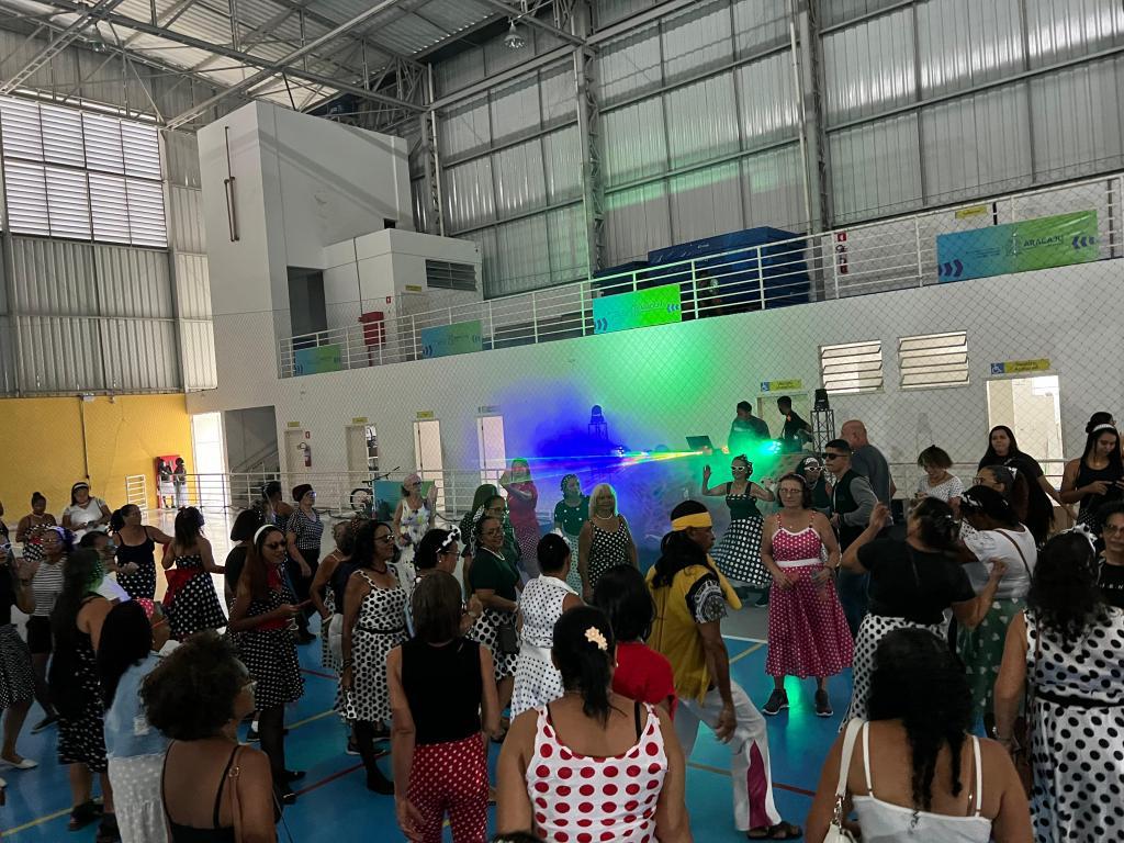 Estação Cidadania finaliza as atividades de 2023 com Baile Anos 60