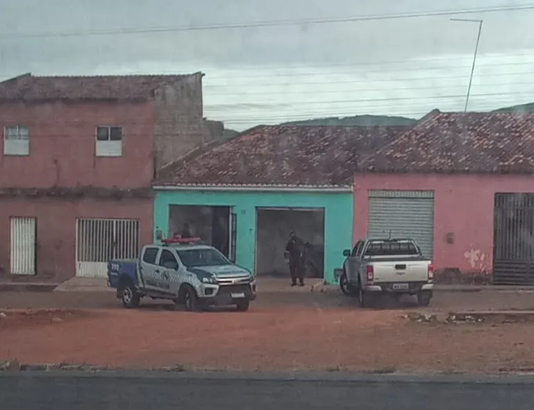 Homem morre e duas pessoas são presas durante operação contra o tráfico de drogas em Frei Paulo