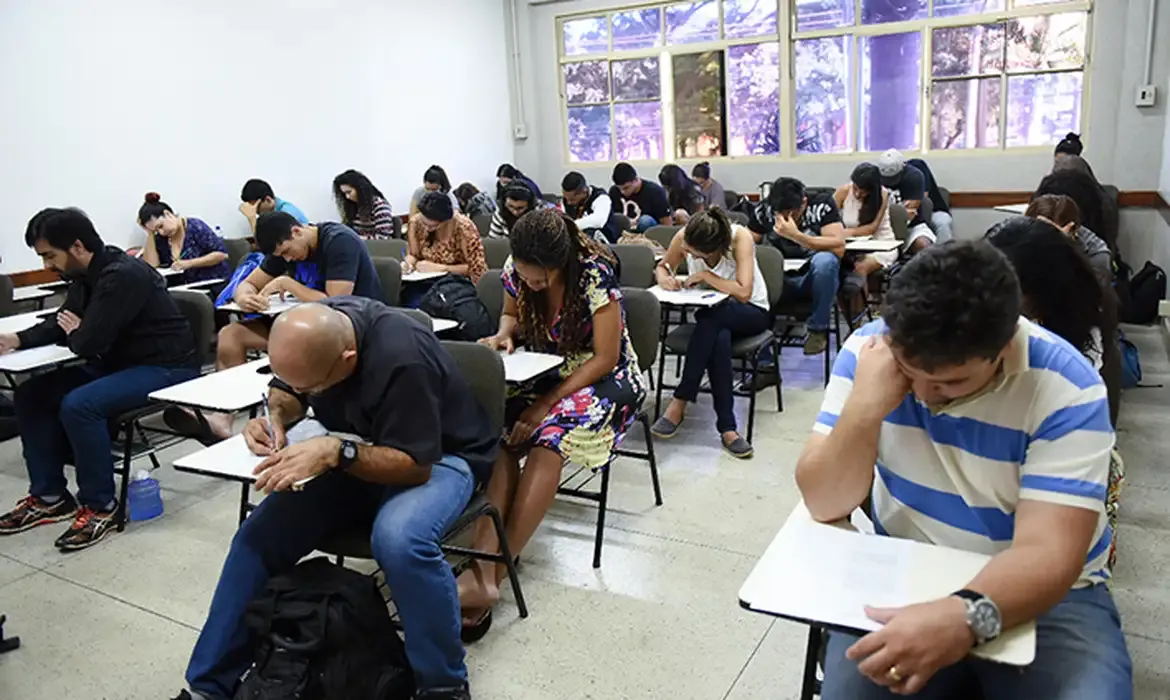 Inep divulga resultados do Encceja; Exame certifica jovens e adultos