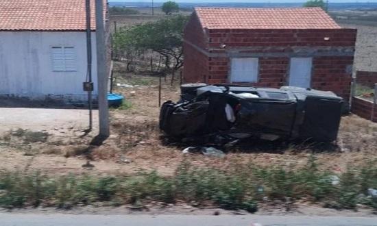 Mãe e filho morrem em batida entre veículo e moto na rodovia SE 230, em Monte Alegre