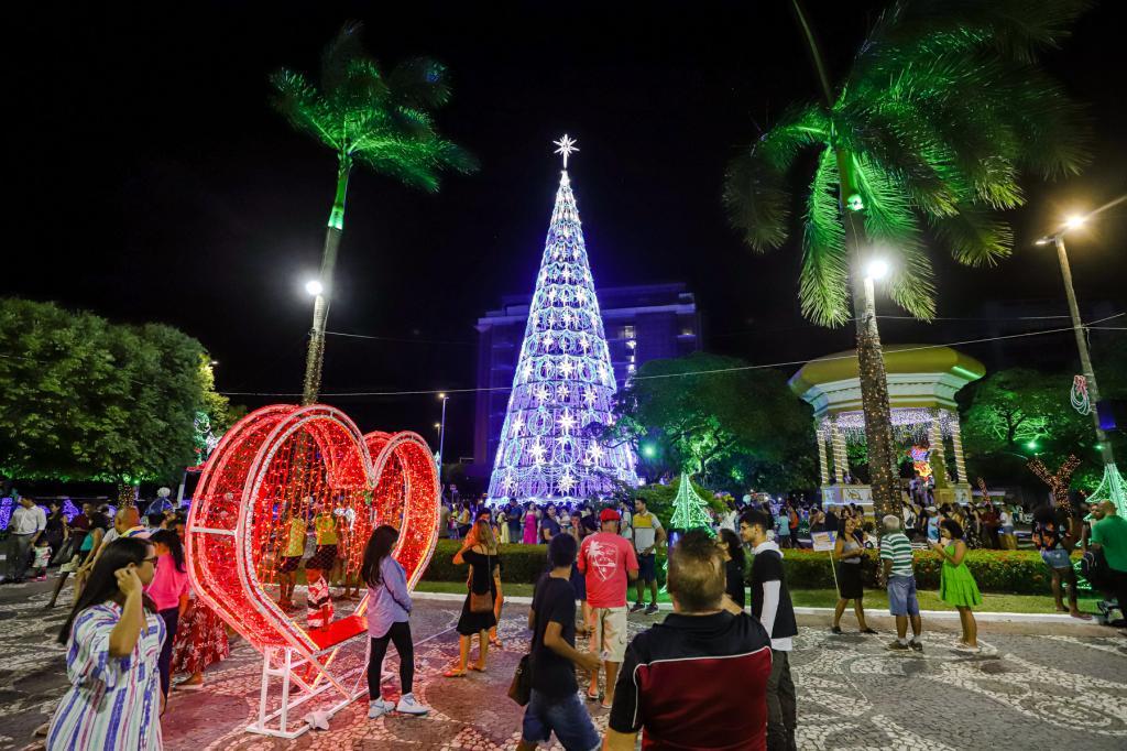Natal Iluminado: confira a programação completa desta semana para as praças do Centro