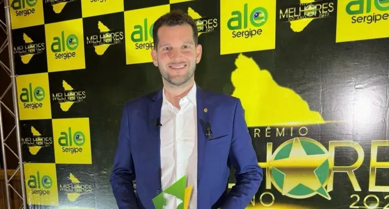 Neto Batalha ganha prêmio de deputado com mandato de maior produção legislativa em 2023
