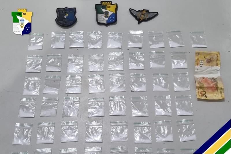 PM prende homem que estava em posse 49 saquinhos de cocaína