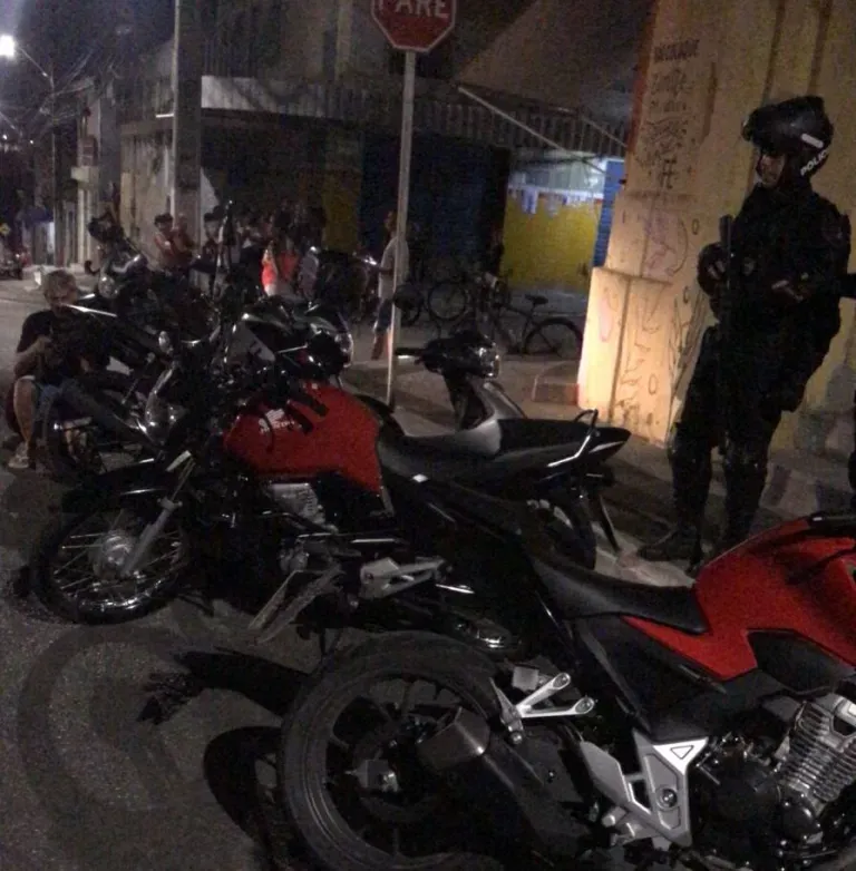 PM realiza operações de trânsito para inibir condução perigosa e apreende mais de 12 motos em Sergipe