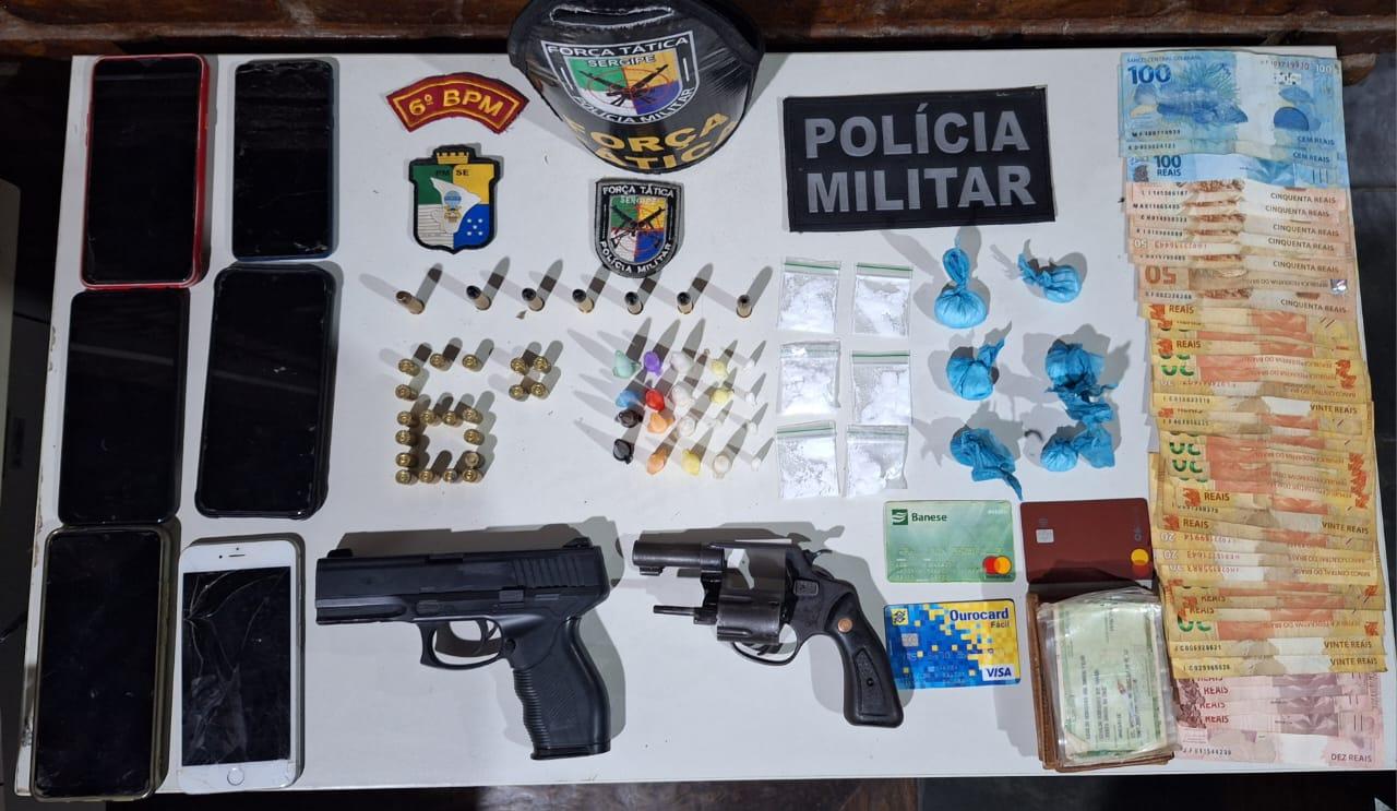 Polícia Militar prende três suspeitos e apreende drogas e arma fogo em Estância