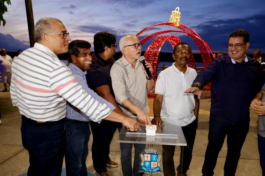 Prefeito Edvaldo Nogueira acende as luzes do Natal Iluminado na Orla Pôr do Sol, no Mosqueiro