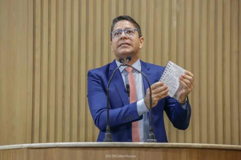 Ricardo Marques vota contra emenda que prejudica a população e desmascara oportunistas