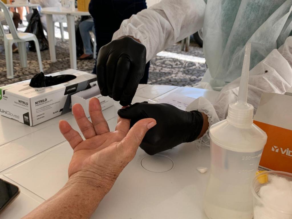 Saúde de Aracaju realiza testes rápidos para HIV na praça General Valadão, nesta quinta-feira