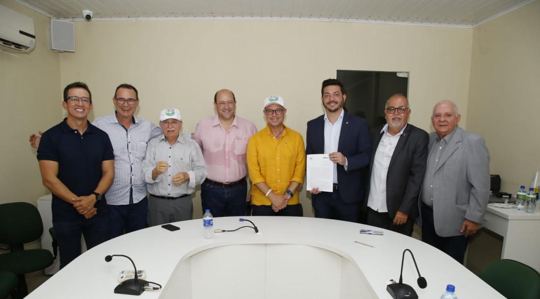 SE e BA assinam acordo de cooperação técnica para atividades e projetos na área da pesca e carcinicultura