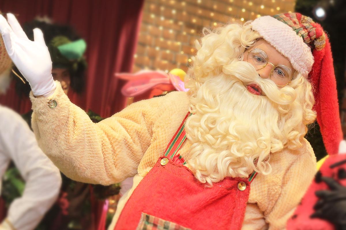 Shopping Jardins brinda as famílias com o espetáculo 'A Fábrica de Brinquedos do Papai Noel'