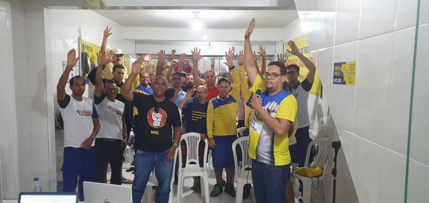 Trabalhadores dos Correios aprovam indicativo de greve para o dia 20 de dezembro