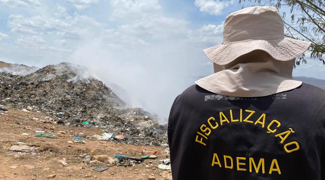 Adema fiscaliza incêndios em lixões de Lagarto e Porto da Folha