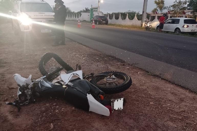 Colisão frontal entre moto e microônibus deixa homem morto na Rodovia estadual SE-235, em Sergipe