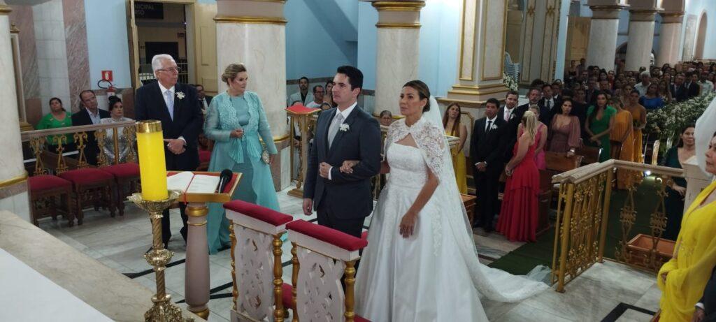 Deputado Gustinho Ribeiro e prefeita Hilda se casam em Lagarto