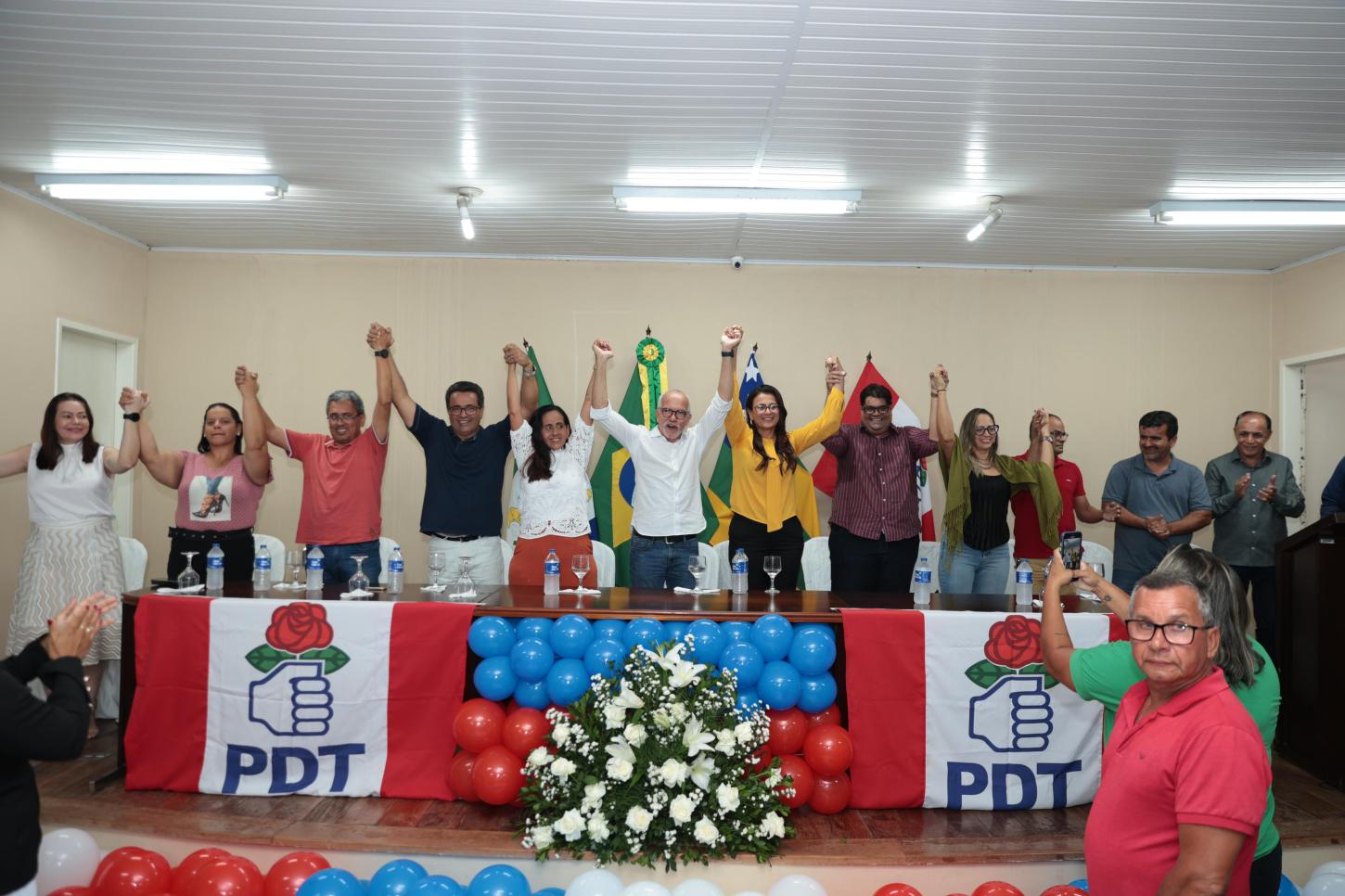 Edvaldo empossa diretório do PDT de Rosário do Catete e apresenta nome do partido à prefeitura do município