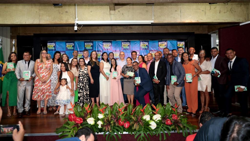 Edvaldo empossa os conselheiros tutelares de Aracaju para o quadriênio 2024-2028