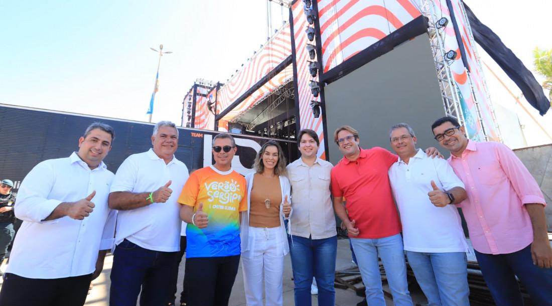 Governador Fábio Mitidieri acompanha a vistoria da estrutura do Verão Sergipe 2024 na Caueira