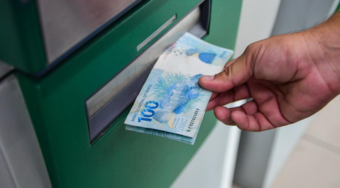 Governo iniciará pagamento de servidores estaduais no dia 29