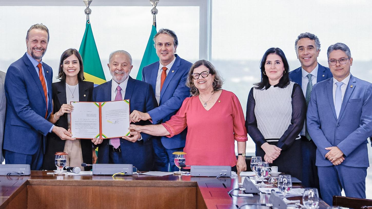 Lula sanciona lei do senador Alessandro que garante apoio à saúde mental na comunidade escolar