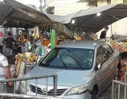 Motorista perde o controle do carro e atropela mulher em uma feira livre, no município de Japaratuba
