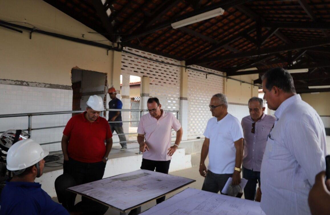 Obras do Centros de Excelência John Kennedy e José Rollemberg Leite em ritmo acelerado