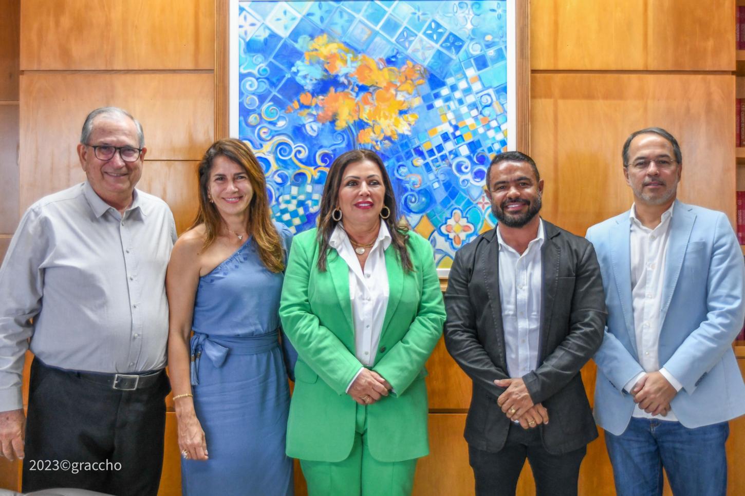 Presidente do TCE recebe prefeito de São Domingos para debater demandas do magistério