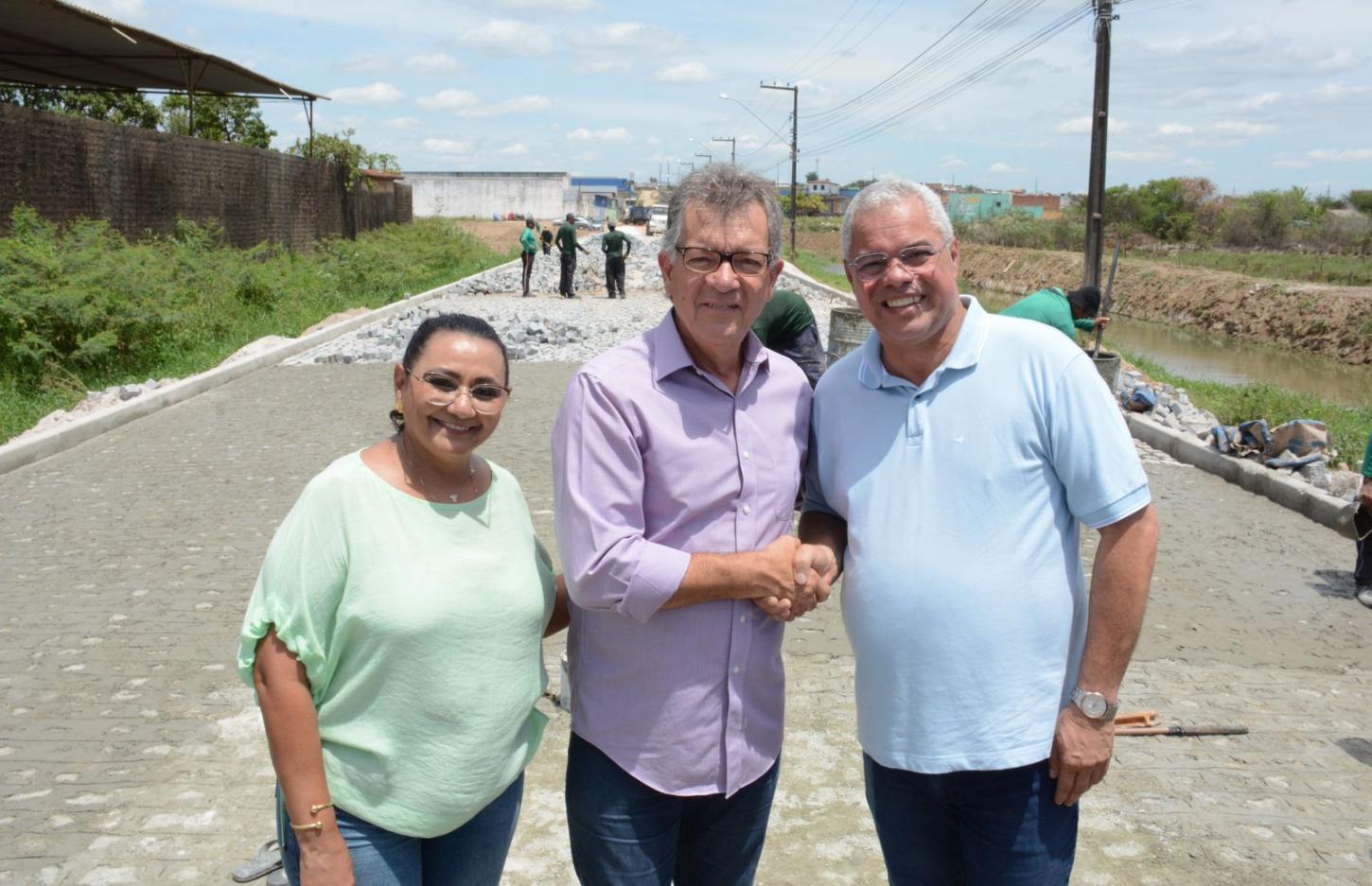 Senador Laércio Oliveira visita obra em Socorro executada com emenda de sua autoria