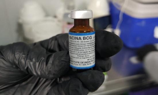 Vacina BCG é ofertada em 8 USFs e na Maternidade Lourdes Nogueira