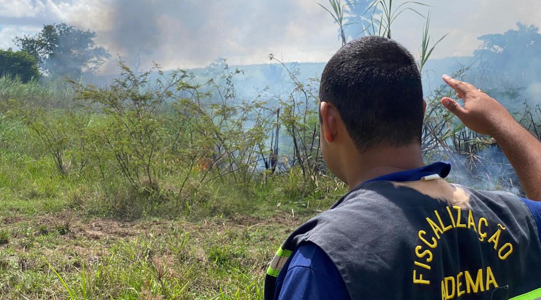 Adema fiscaliza queima irregular de cana em Rosário do Catete