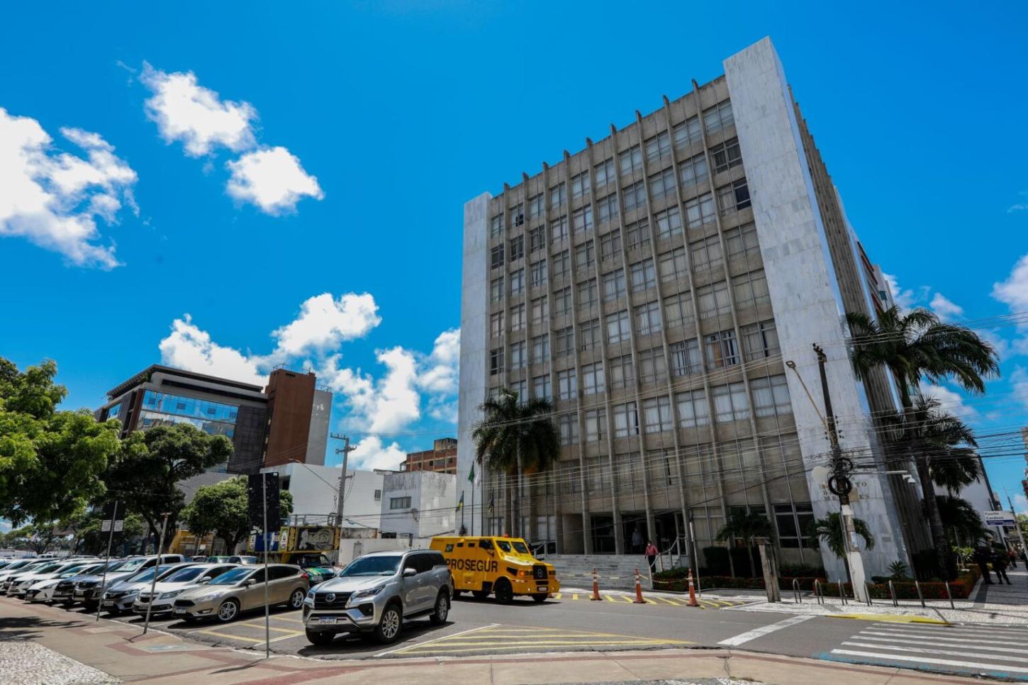 Aprovados Projetos encaminhados pelo Poder Judiciário; Linda Brasil e Georgeo Passos votam contra