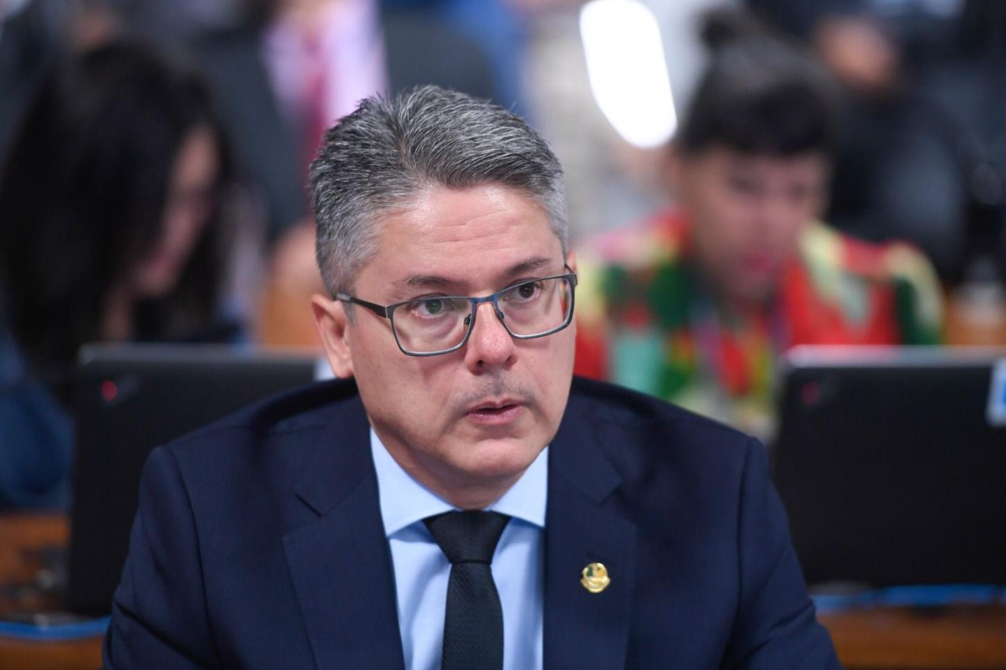 CPI da Braskem: MDB indica senador Alessandro Vieira para substituir Renan Calheiros