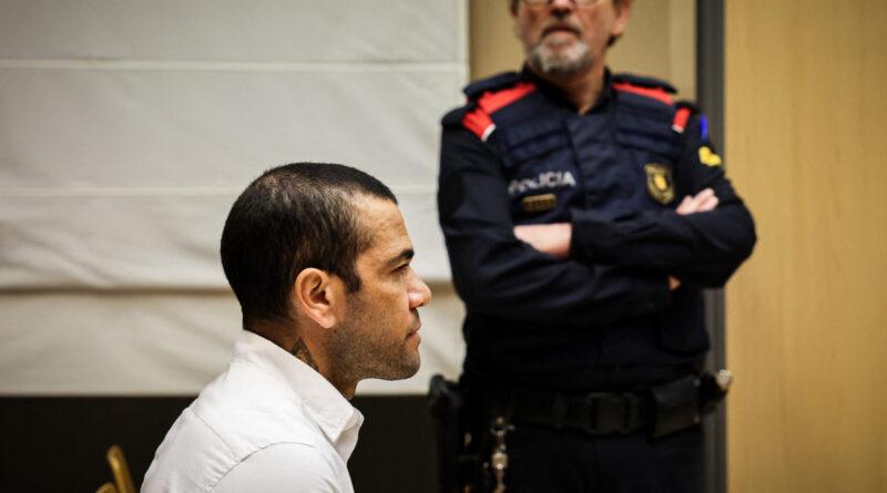 Daniel Alves é condenado a 4 anos e 6 meses de prisão por agressão sexual