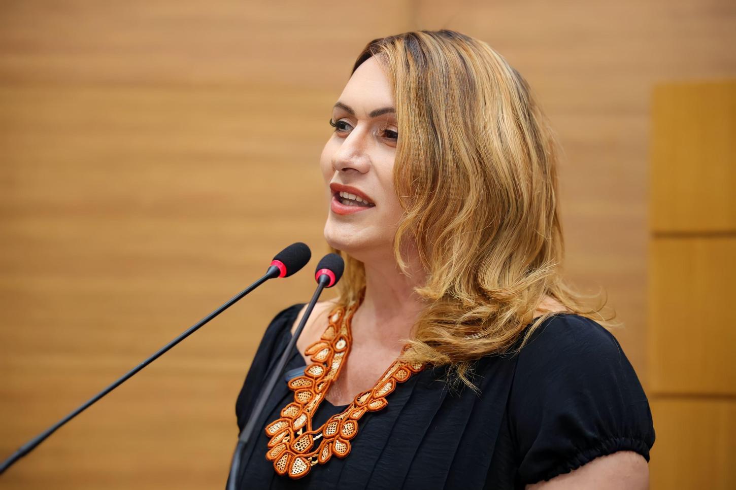 Deputada Linda Brasil cobra independência do legislativo e promete continuar combativa ao Governo