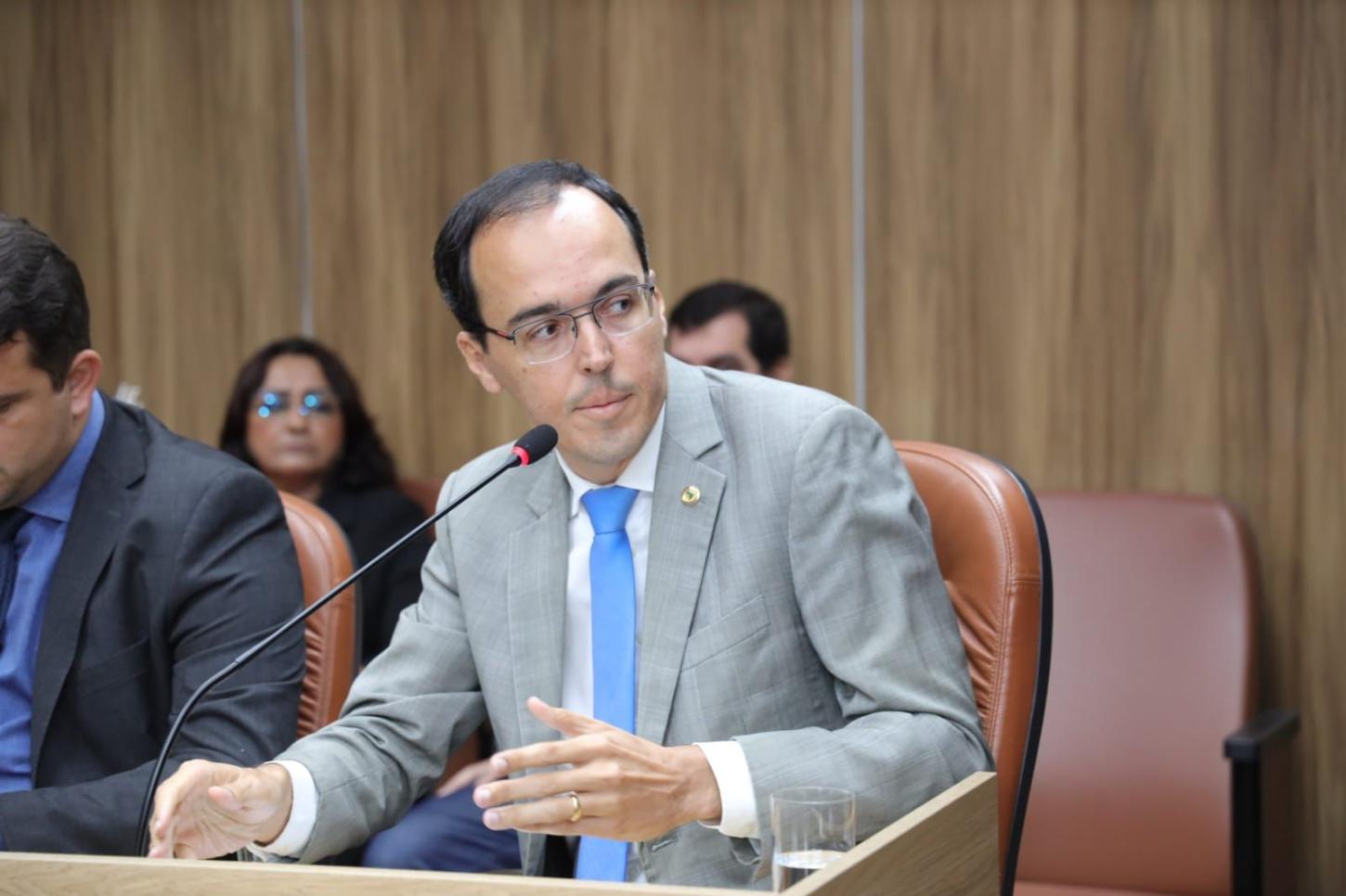 Deputado defende isenção de IPVA para veículos de pessoas com deficiência auditiva em Sergipe