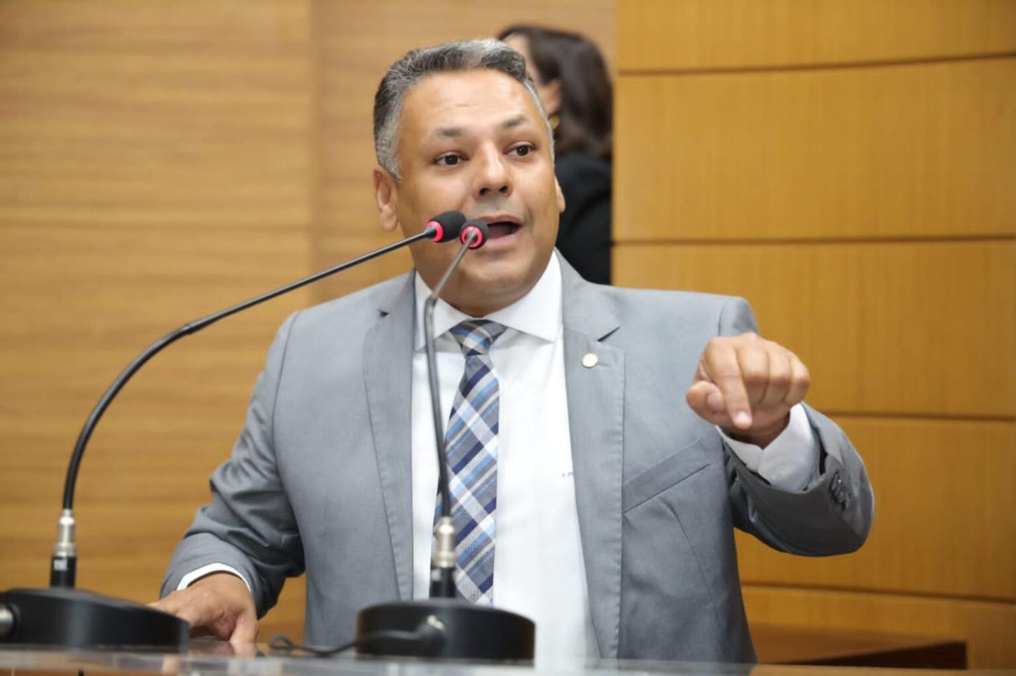 Deputado Ibrain Monteiro denuncia queimadas clandestinas e tóxicas no município de Lagarto