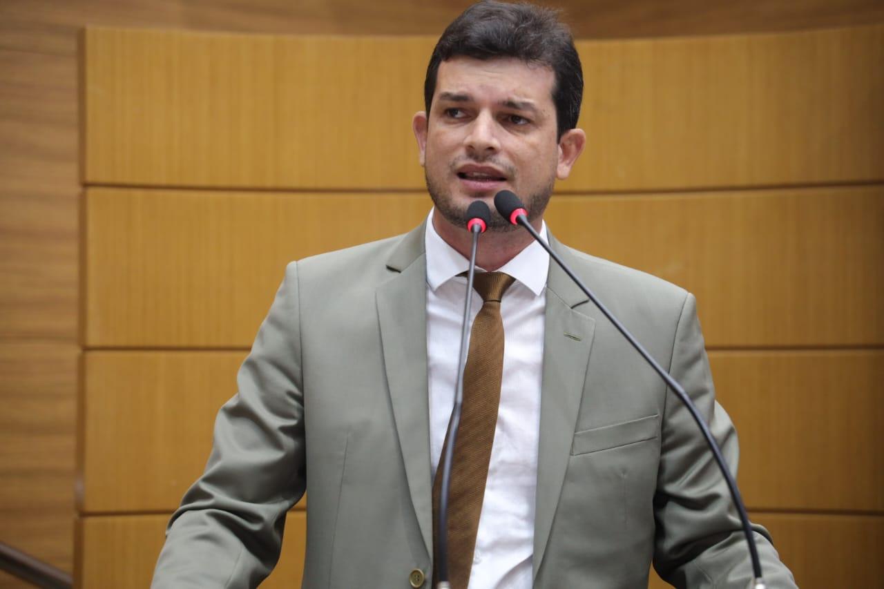 Deputado Paulo Júnior anuncia acordo quanto a negociação de reajuste salarial de servidores no Detran
