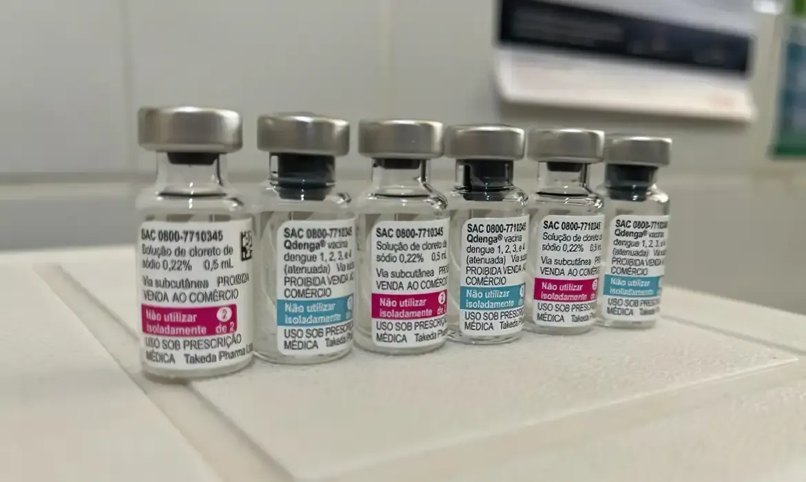 Distribuição da vacina contra a dengue começa na próxima semana, diz MS