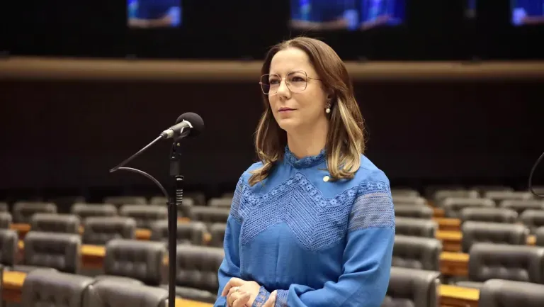 Em plenário, Delegada Katarina cobra efetivação de políticas públicas para pessoas com doenças raras