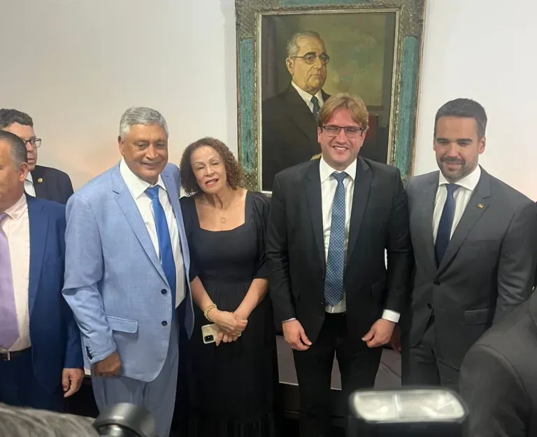 Marcelo Sobral prestigia posse de Adolfo Brito na presidência da Assembleia do RS