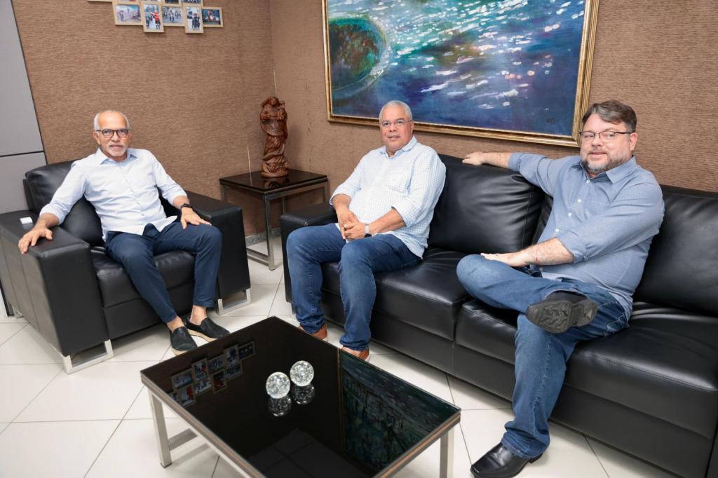 PMA e Socorro discutem parceria para melhorar iluminação pública na BR 235