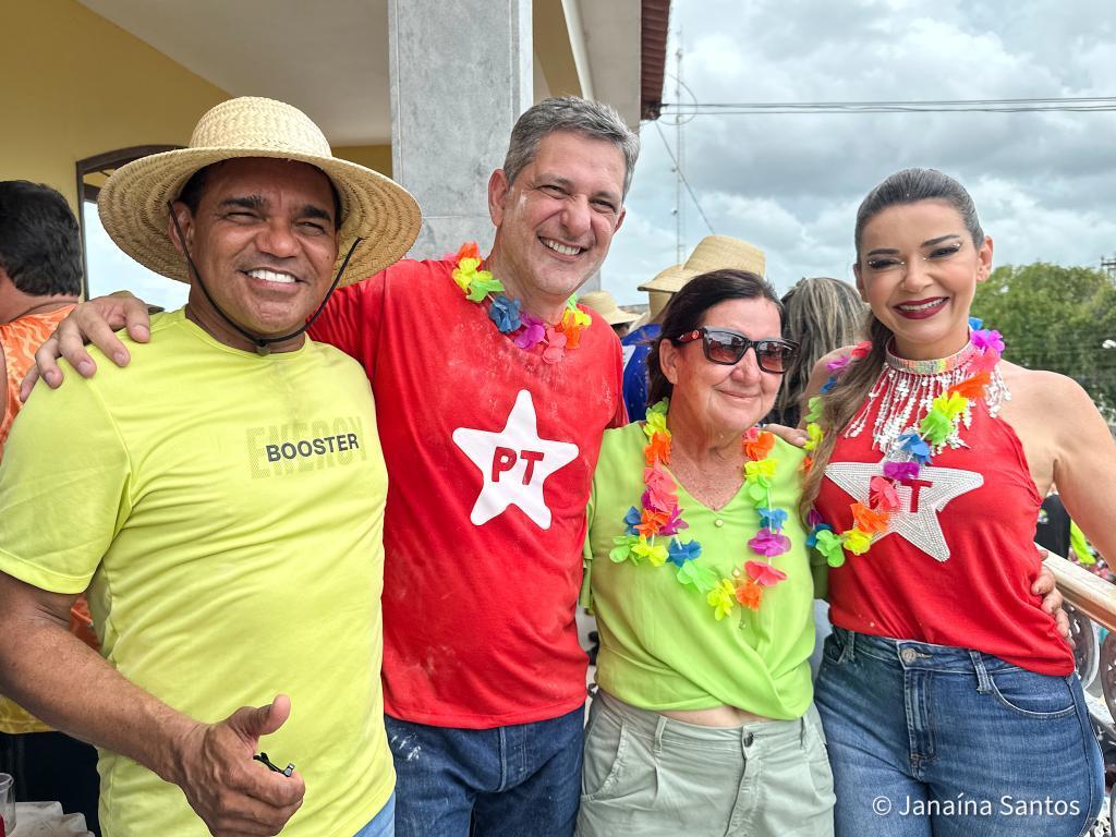 Senador Rogério Carvalho participa do Carnaval de Neópolis