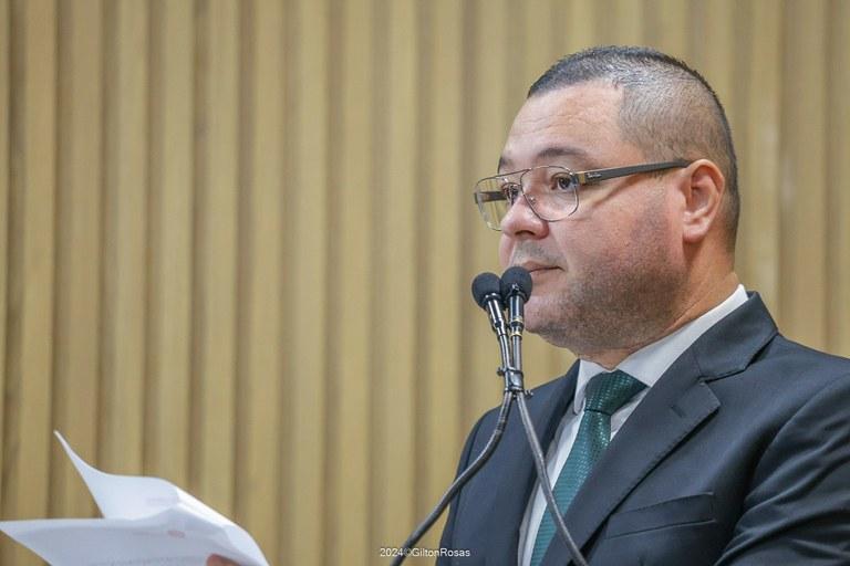 Câmara de Aracaju aprova moção de protesto às falas de intolerância religiosa da Dra. Iza Moura